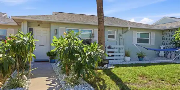1027 BEACH MANOR CIRCLE