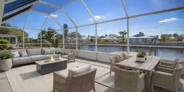 910 SPINDLE PALM WAY