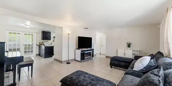 Image 4 Image 4