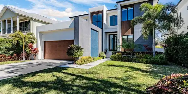 212 S RENELLIE DRIVE