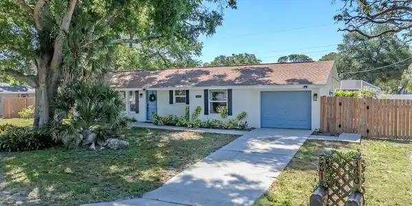 381 FALKLAND ROAD