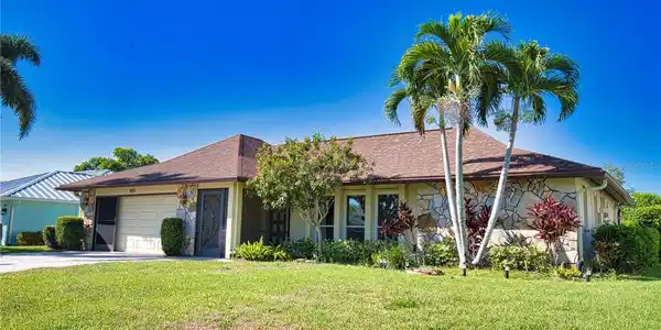 902 PINEHURST LANE