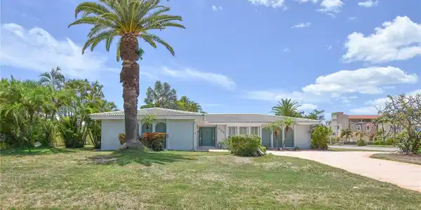 290 MONTE CRISTO BOULEVARD