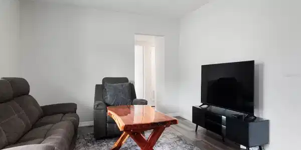 Image 4 Image 4