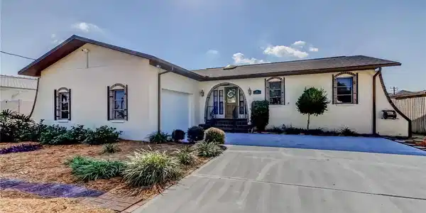 212 WESTWINDS DRIVE