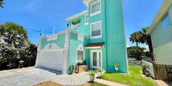 107 6TH STREET N