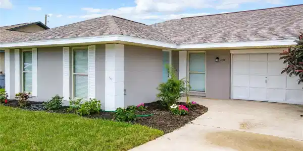 3828 SANDSTONE COURT