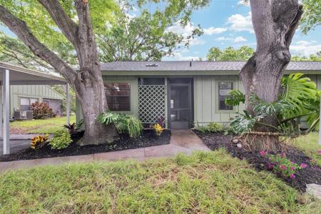 5015 BARRINGTON CIRCLE