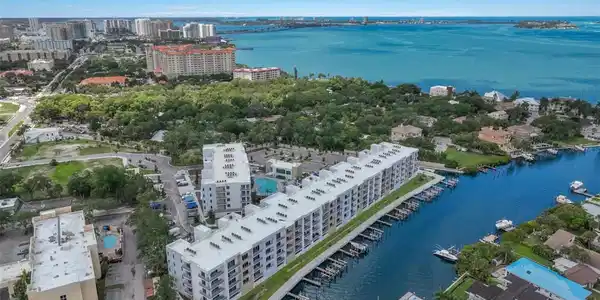 1703 N TAMIAMI TRAIL