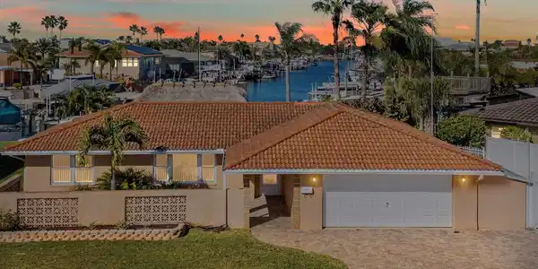 4941 GALLEON COURT