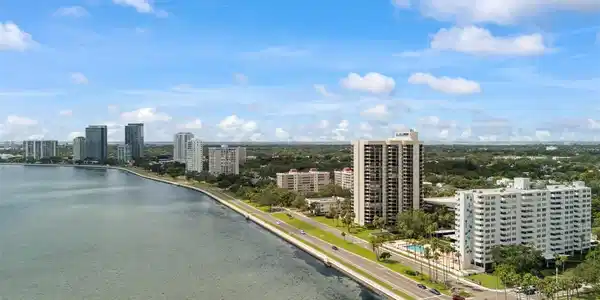 4141 BAYSHORE BOULEVARD