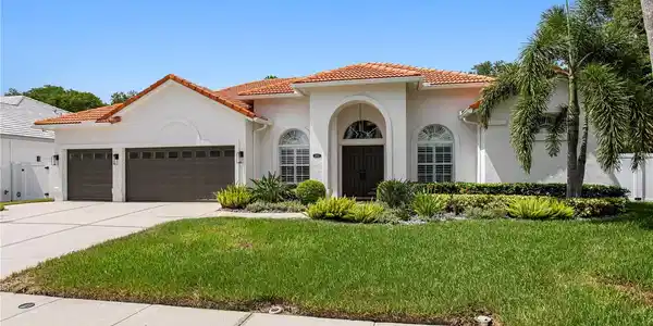 2801 SHORE BREEZE DRIVE
