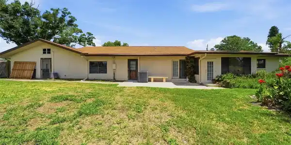 3133 BAY LANE