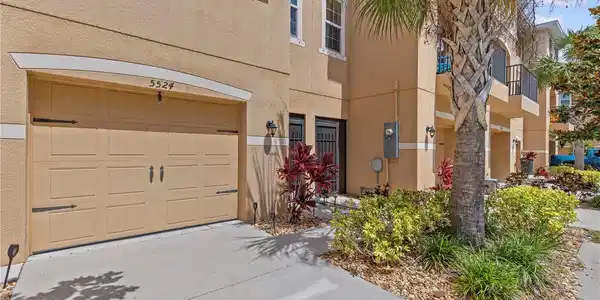 5524 YELLOWFIN COURT