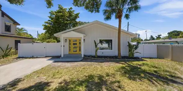 8452 6TH STREET N