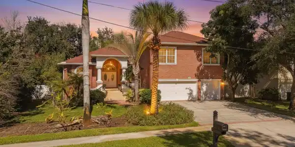 1218 CASTLE TERRACE