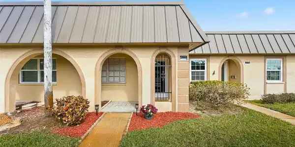 4233 STRATFORD DRIVE