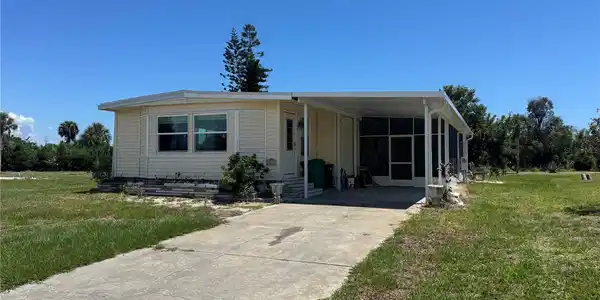 3312 BLUE JAY LANE