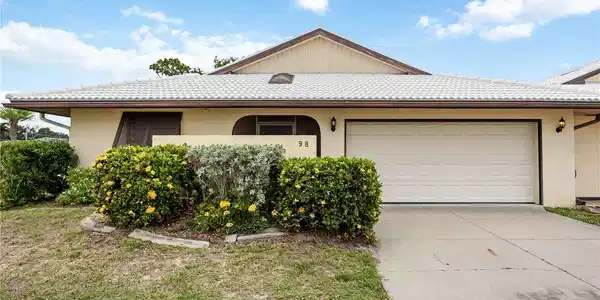 98 DRIFTING SANDS DRIVE