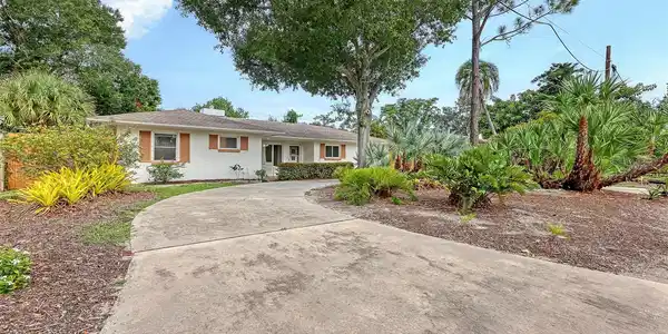 4735 REMINGTON DRIVE