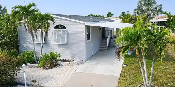 14 FREEMAN AVENUE