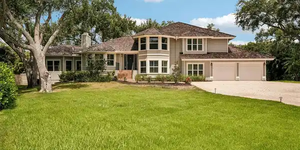 1675 LANDINGS LANE