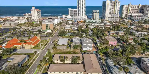 400 OAKRIDGE BOULEVARD