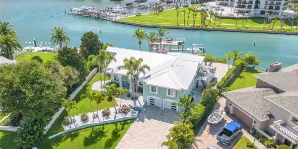 444 QUAY ASSISI COURT