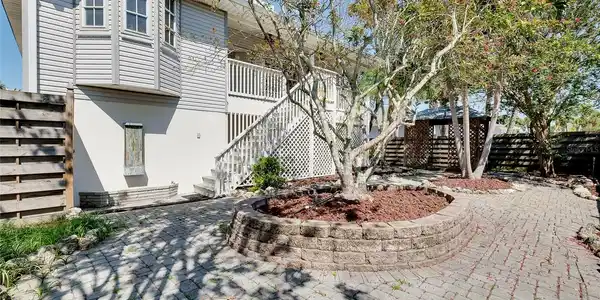610 ALLIGATOR DRIVE