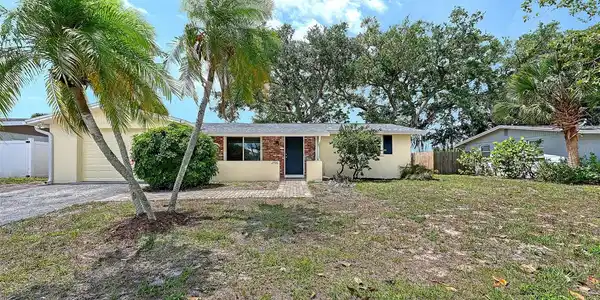 2706 WHITE SANDS DRIVE