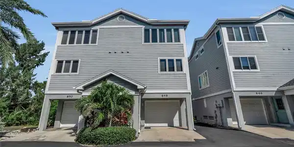 848 EVERGREEN WAY