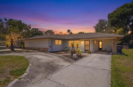304 42ND STREET W