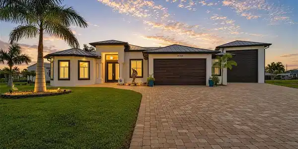 15704 LAKELAND CIRCLE