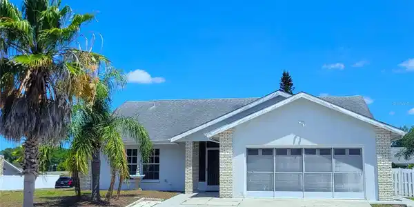 18664 WHITE PINE CIRCLE