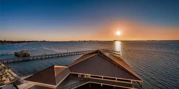 634 EDGEWATER DRIVE
