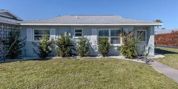 1015 BEACH MANOR CIRCLE