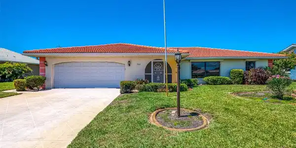 322 OAKWOOD CIRCLE