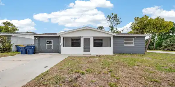 1012 PRESCOTT LANE