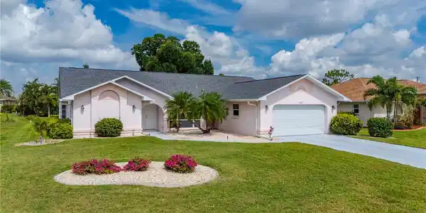 2231 HAMBURG LANE