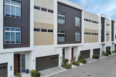 255 COSMOPOLITAN COURT