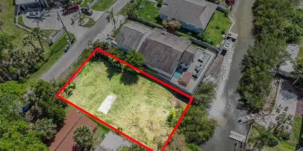 7406 BAY DRIVE