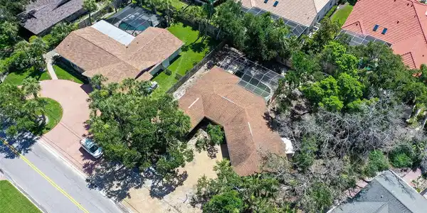 5587 SHADOW LAWN DRIVE