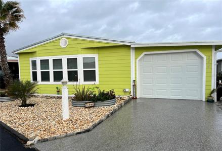 250 SEABREEZE DRIVE