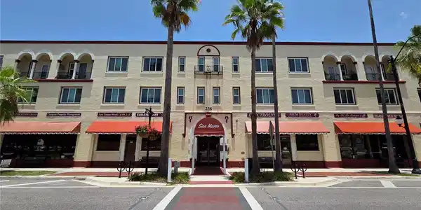 238 TAMPA AVENUE W