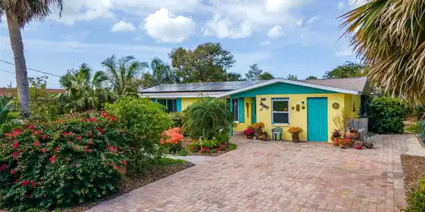 980 MANOR ROAD