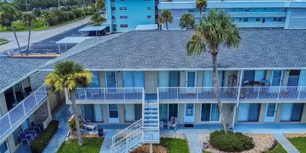 335 N CAUSEWAY