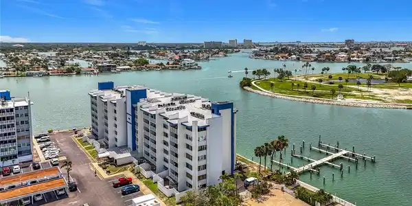 450 TREASURE ISLAND CAUSEWAY