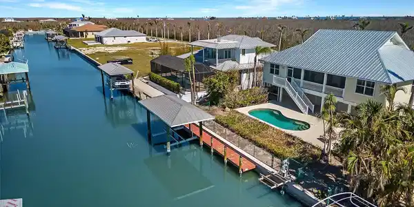 2321 MACADAMIA LANE