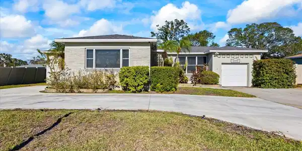 5909 GULFPORT BOULEVARD S
