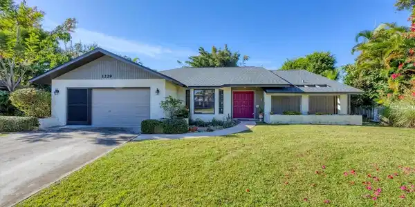1229 SCHOONER LANE